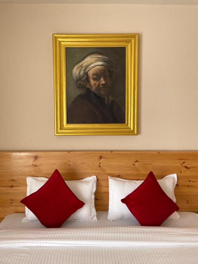 Hotel Pokharaeye Eksteriør bilde